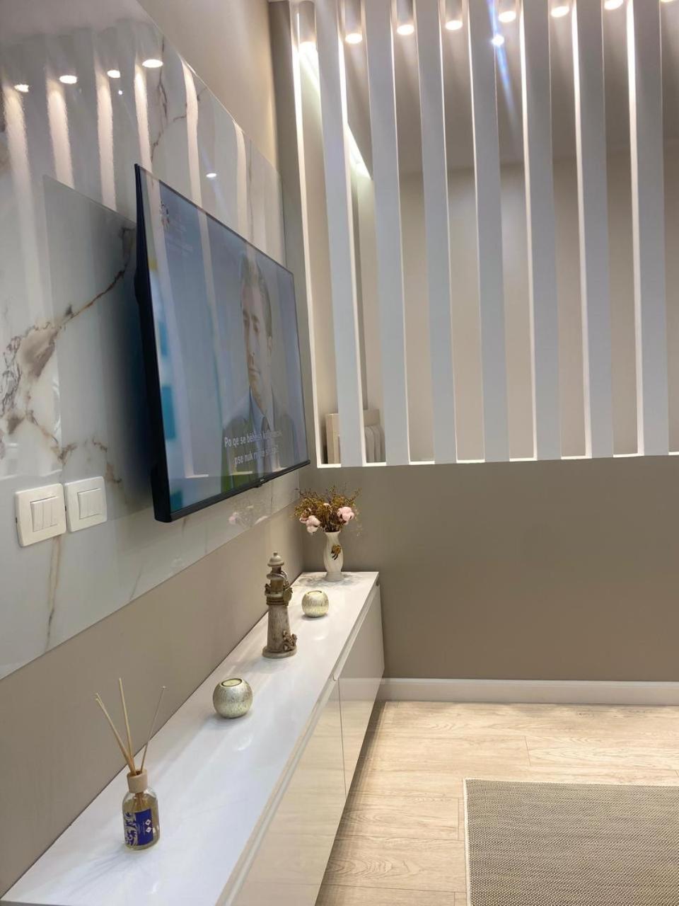 New Valona Apartment City Center Вльора Екстер'єр фото